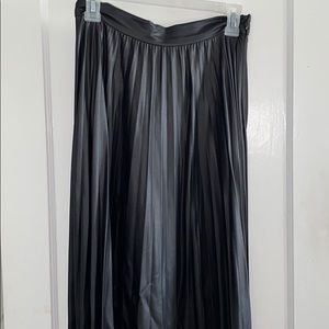 ZARA beautiful pleased long flowing skirt